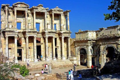 Celsus_library_in_Ephesus